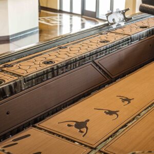 Gun/Rod Box Integrated in Catwalk